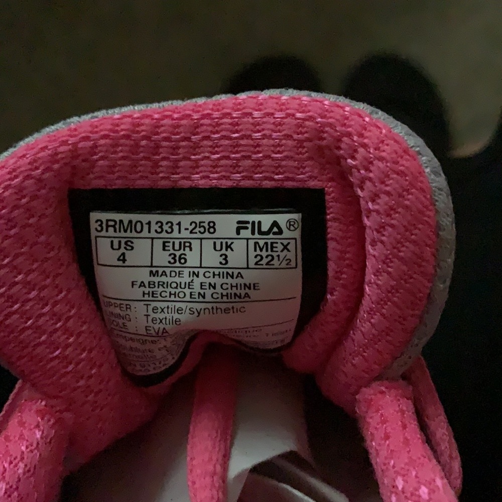 Fila 🌟Host Pick🌟 NWT size 4 youth running- pink/gray - Picture 4 of 6
